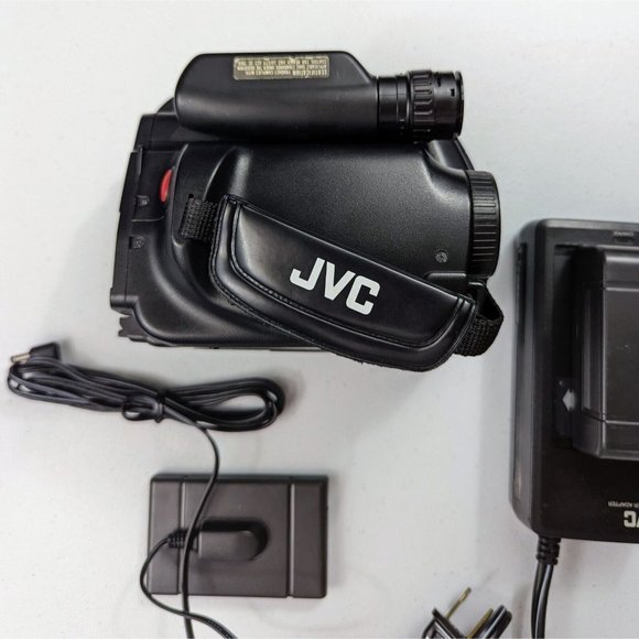 JVC GR-AX2 Compact Vhs Video Movie Camera Camcorder PARTS OR REPAIR - Picture 4 of 6